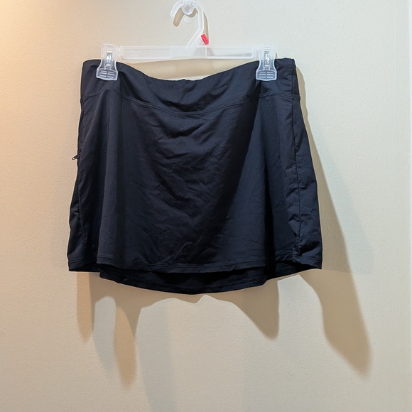 Beach House Elegant Black Skort - Picture 3 of 5